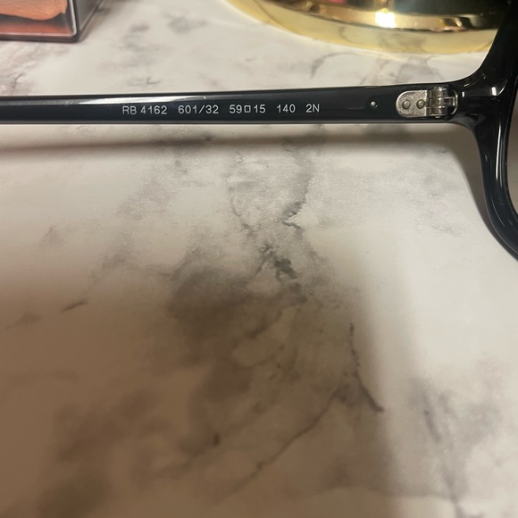Used Ray-Bans - Picture 4 of 7